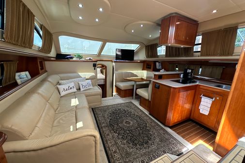 Cruisers Yachts 405 Express Motoryacht image