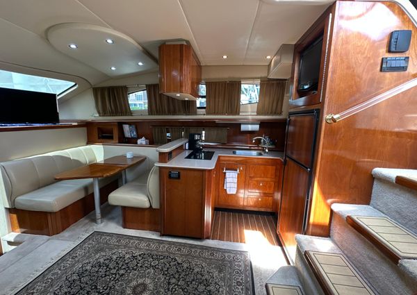 Cruisers Yachts 405 Express Motoryacht image