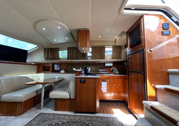 Cruisers Yachts 405 Express Motoryacht image