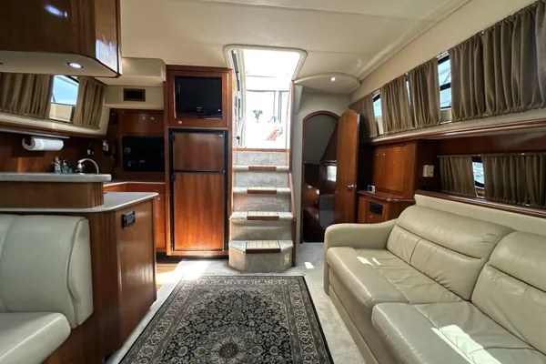 Cruisers Yachts 405 Express Motoryacht image