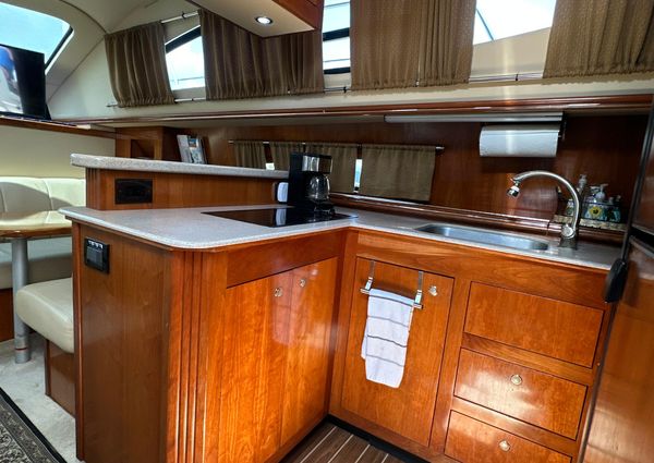 Cruisers Yachts 405 Express Motoryacht image