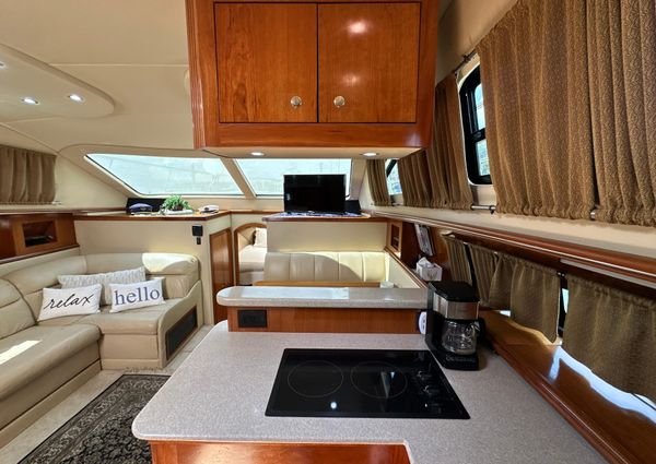 Cruisers Yachts 405 Express Motoryacht image