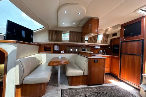 Cruisers Yachts 405 Express Motoryacht image