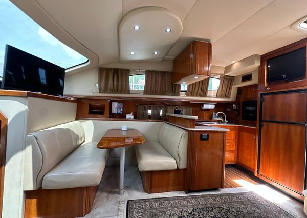 Cruisers Yachts 405 Express Motoryacht image