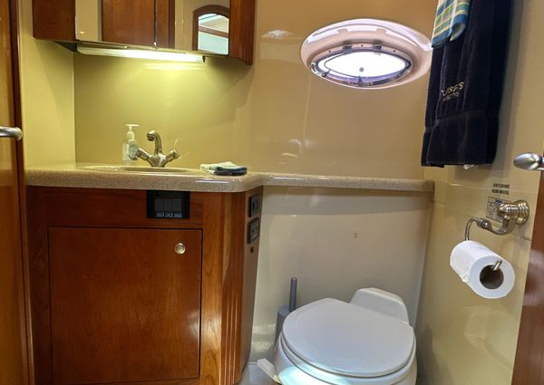 Cruisers Yachts 405 Express Motoryacht image