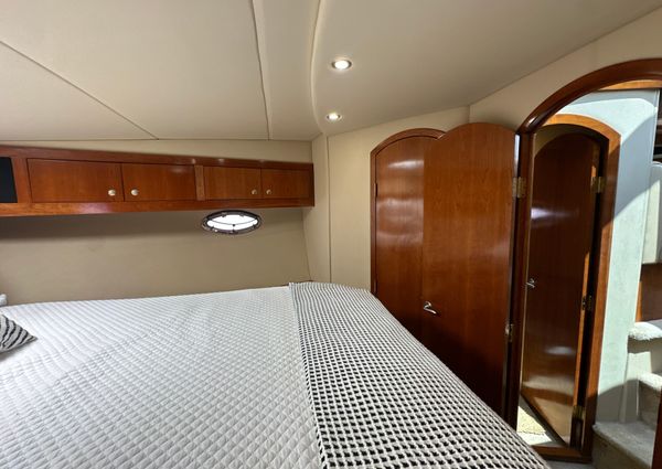 Cruisers Yachts 405 Express Motoryacht image