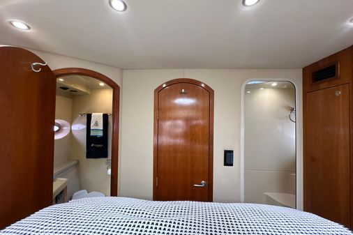 Cruisers Yachts 405 Express Motoryacht image