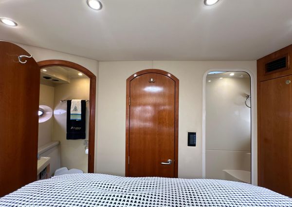 Cruisers Yachts 405 Express Motoryacht image