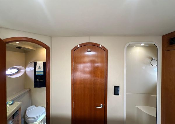 Cruisers Yachts 405 Express Motoryacht image