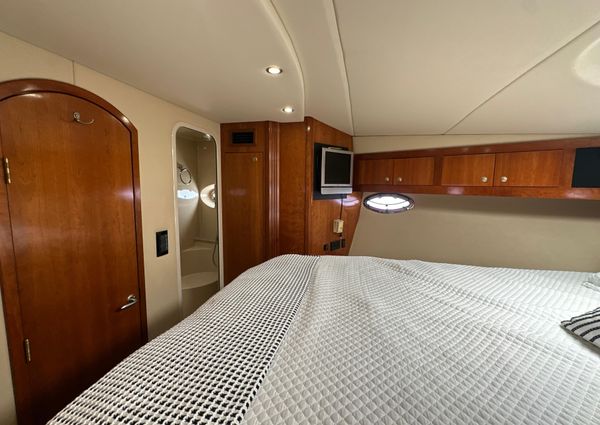 Cruisers Yachts 405 Express Motoryacht image