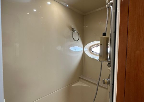 Cruisers Yachts 405 Express Motoryacht image