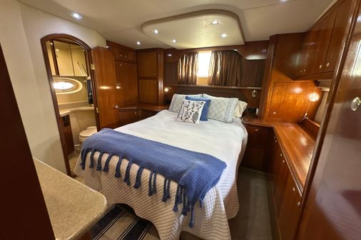 Cruisers Yachts 405 Express Motoryacht image