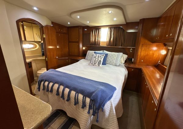 Cruisers Yachts 405 Express Motoryacht image