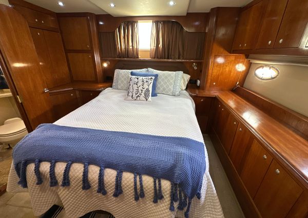 Cruisers Yachts 405 Express Motoryacht image