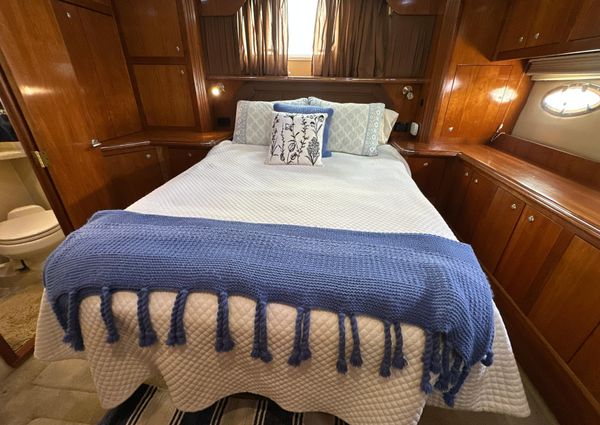 Cruisers Yachts 405 Express Motoryacht image