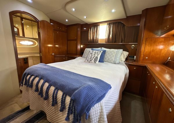 Cruisers Yachts 405 Express Motoryacht image