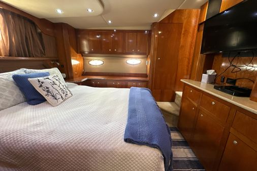 Cruisers Yachts 405 Express Motoryacht image