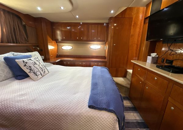 Cruisers Yachts 405 Express Motoryacht image