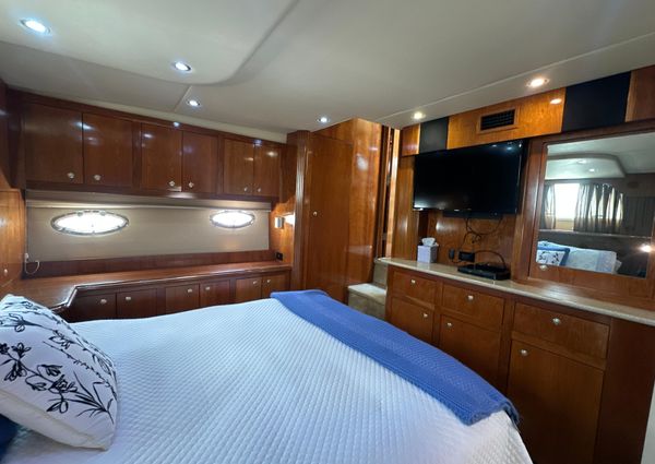 Cruisers Yachts 405 Express Motoryacht image