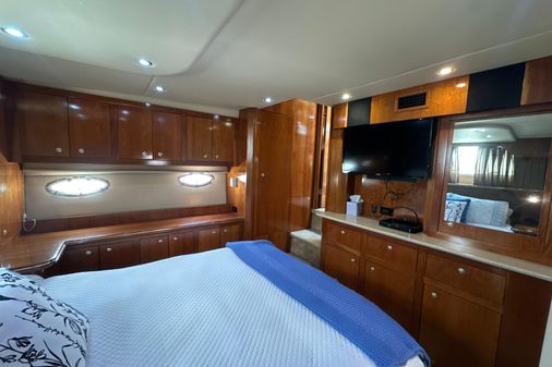 Cruisers Yachts 405 Express Motoryacht image