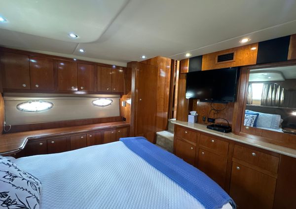 Cruisers Yachts 405 Express Motoryacht image