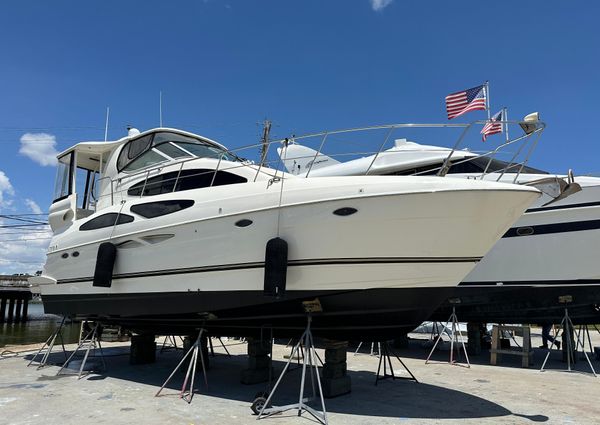 Cruisers Yachts 405 Express Motoryacht image