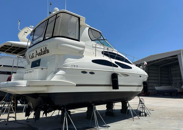 Cruisers Yachts 405 Express Motoryacht image