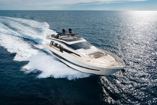 Cayman Yachts F920 image