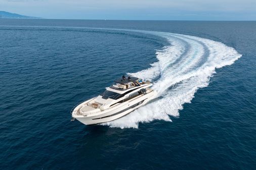 Cayman Yachts F920 image