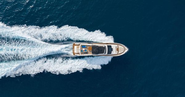 Cayman Yachts F920 image