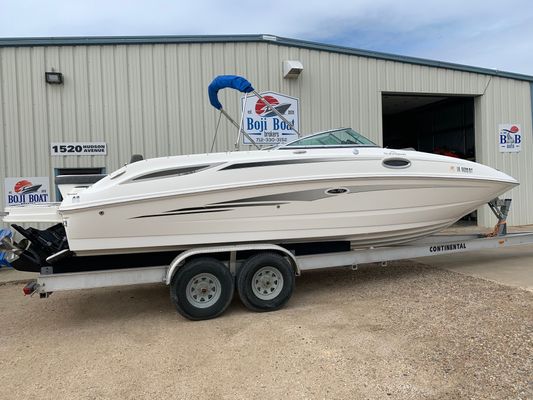 Sea Ray 280 Sundeck - main image