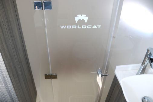World Cat 400DC-X image