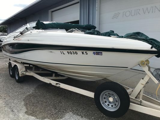 Rinker 232-CAPTIVA-BOWRIDER - main image