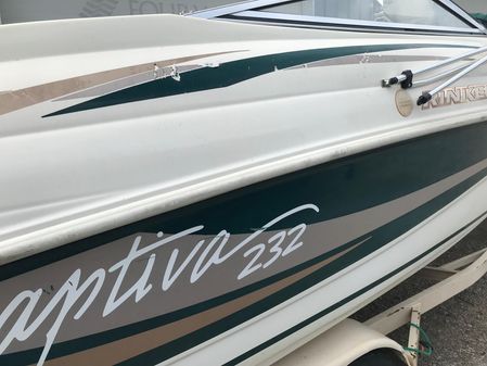 Rinker 232-CAPTIVA-BOWRIDER image