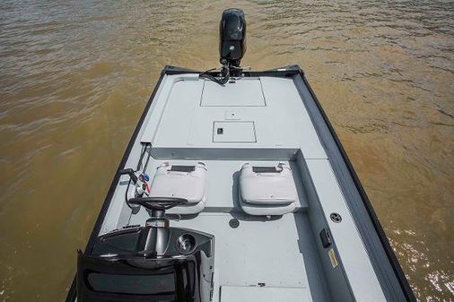 Crestliner 1700-STORM image