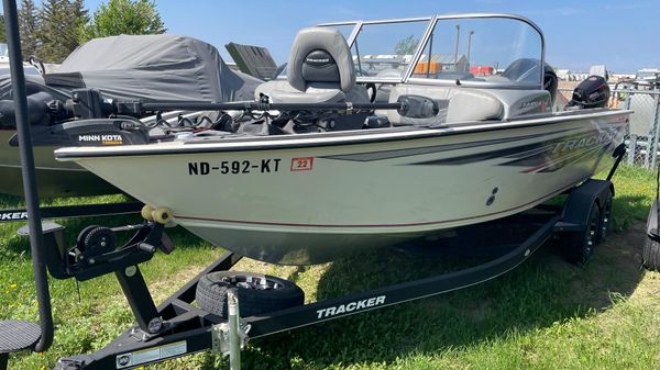 Tracker Targa V-19 WT 