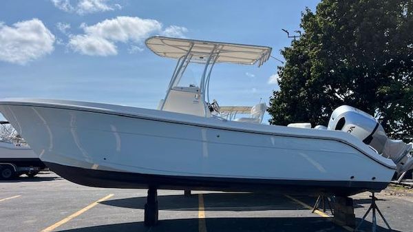 Cobia 237 Center Console 