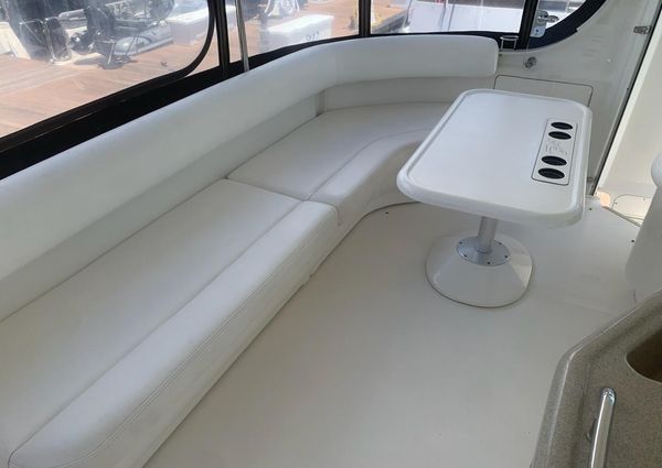 Sea Ray 390 Motor Yacht image