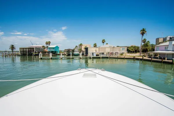 Hatteras 63 GT image