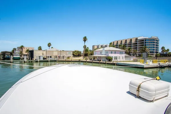 Hatteras 63 GT image