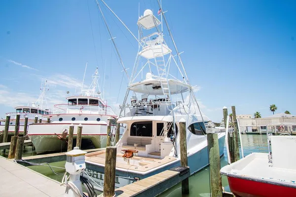 Hatteras 63 GT image