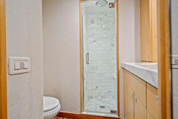 Hatteras 63 GT image