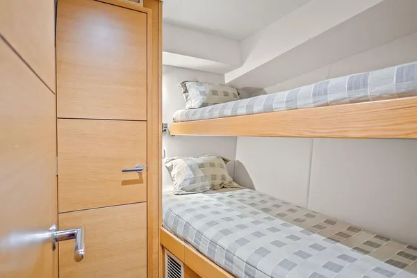 Hatteras 63 GT image