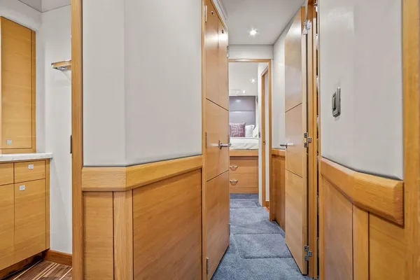 Hatteras 63 GT image