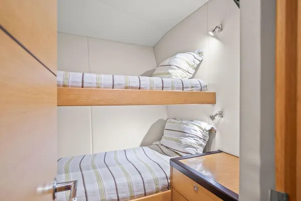 Hatteras 63 GT image