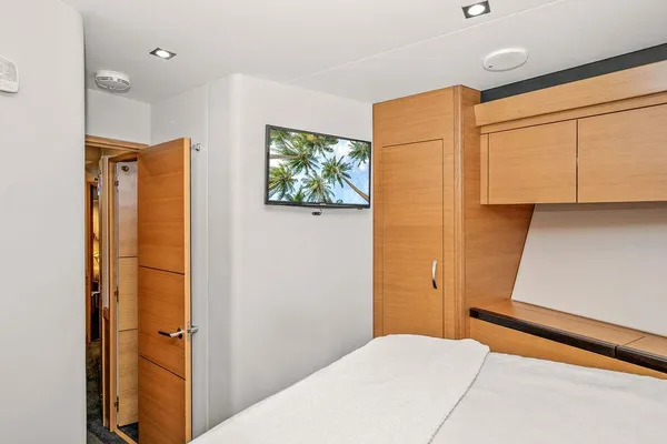 Hatteras 63 GT image