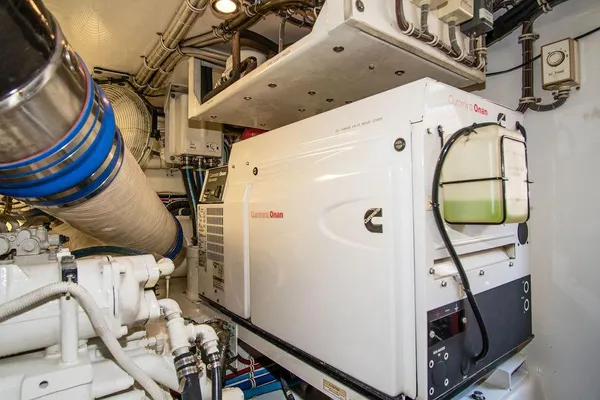 Hatteras 63 GT image