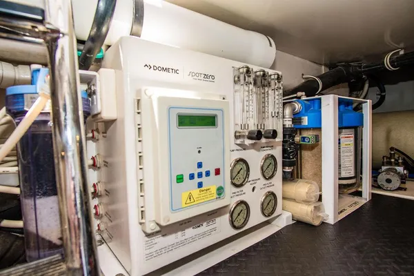 Hatteras 63 GT image