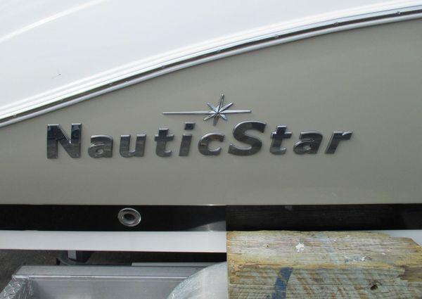 NauticStar 243 DC image