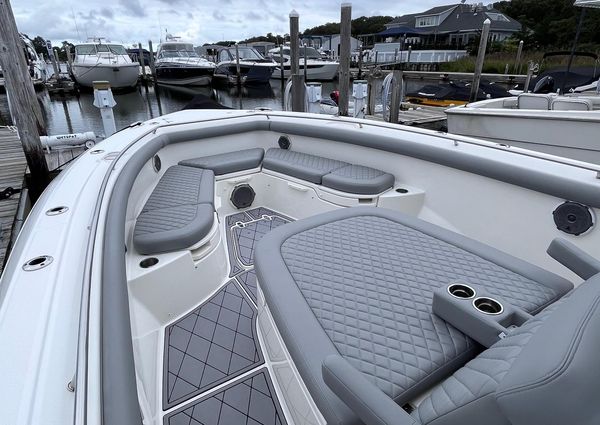 Boston-whaler 350-OUTRAGE image